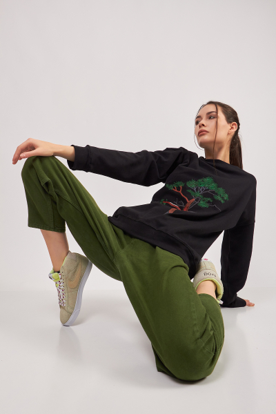 Ağaç Nakışlı Siyah Kadın Sweatshirt