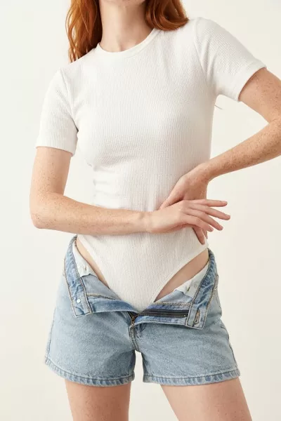 Alttan Çıtçıtlı Kısa Kollu Fitilli Beyaz Body