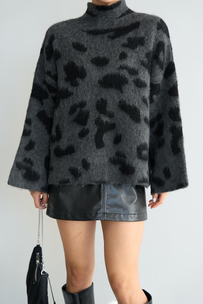 Antrasit Siyah Leopar Desenli Kadın Kazak