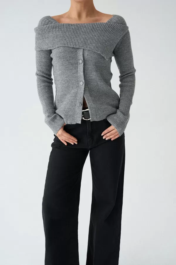 Asimetrik Yaka Düğmeli Gri Triko Kadın Kazak