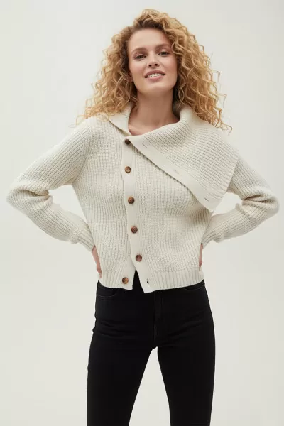Asimetrik Balıkçı Yaka Ekru Örme Kadın Kazak