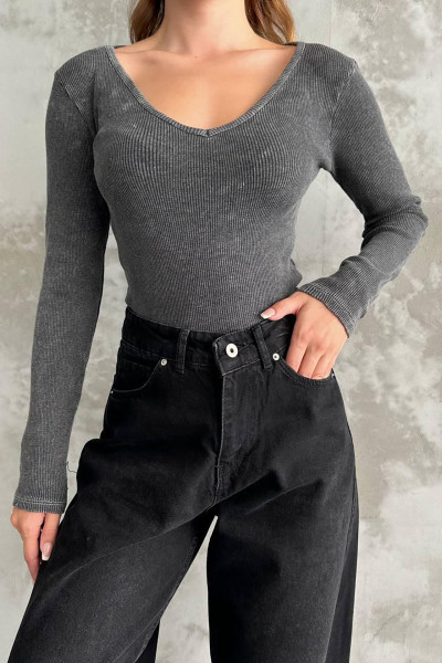 Asit Yıkamalı Antrasit V Yaka Bluz