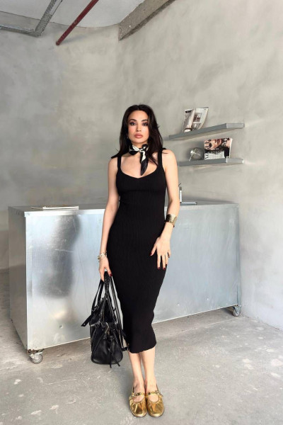 Askılı Siyah Triko Midi Elbise
