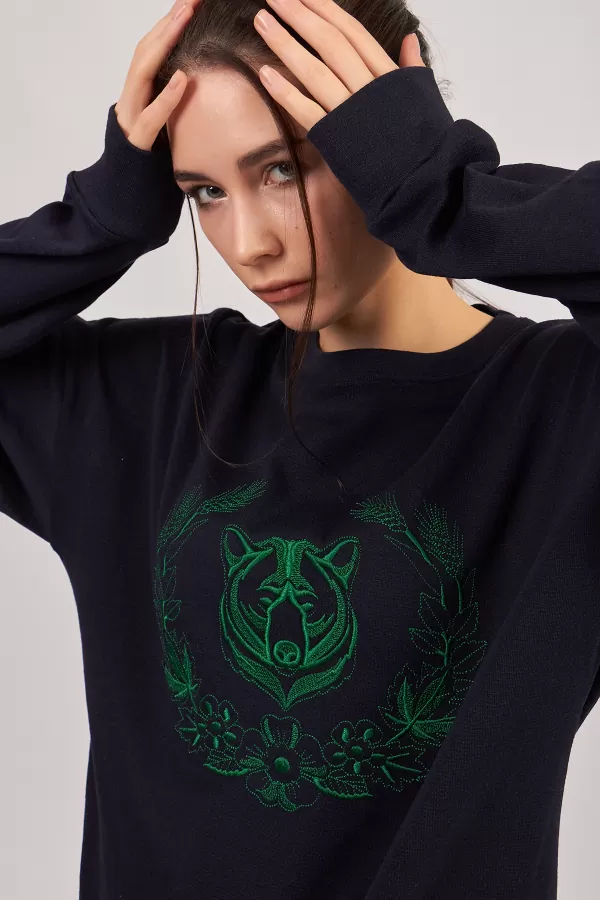 Ayı Nakışlı Koyu Lacivert Kadın Sweatshirt