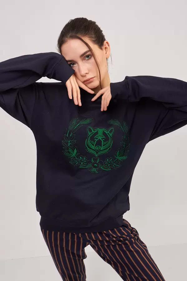 Ayı Nakışlı Koyu Lacivert Kadın Sweatshirt