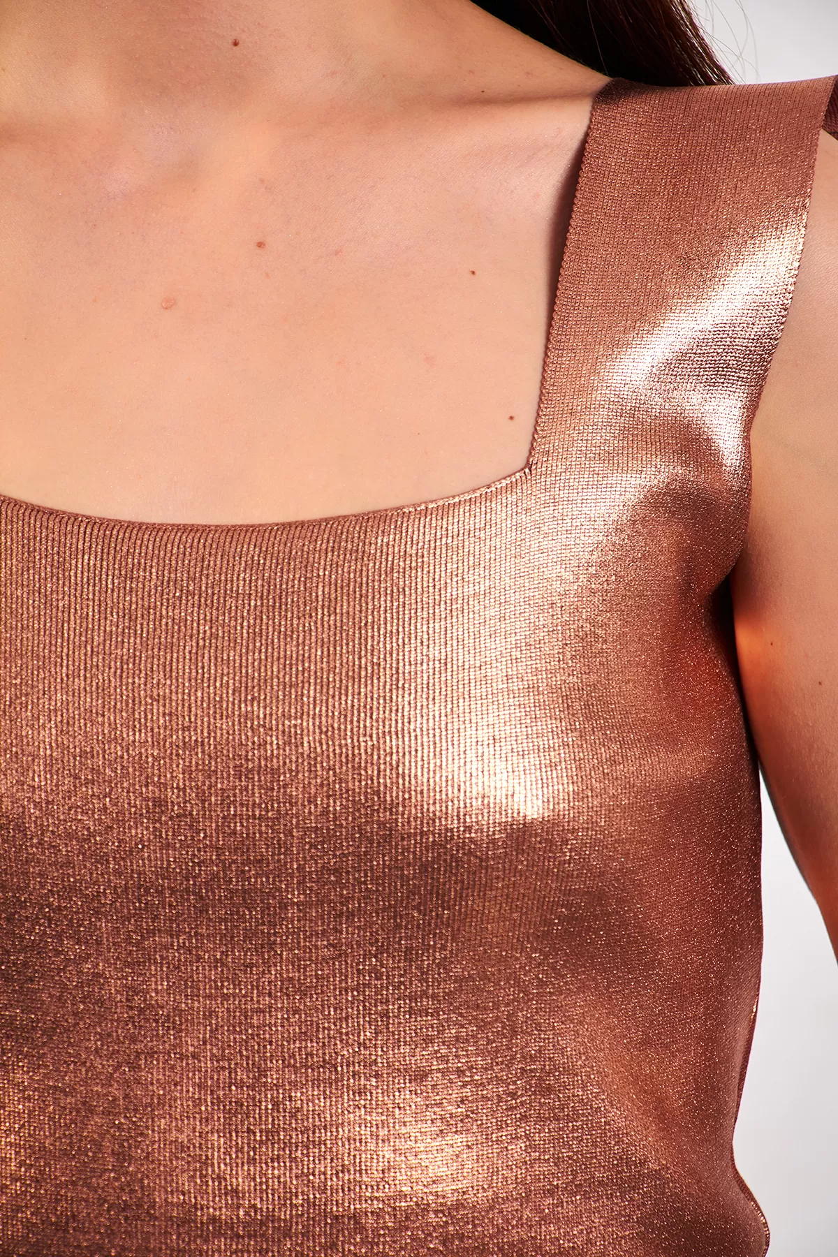 Bakır Varaklı Fitilli Kadın Atlet