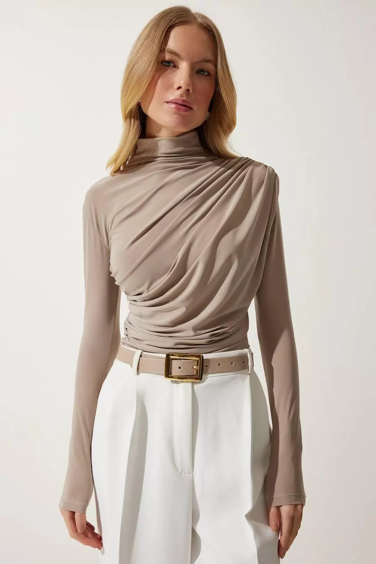Balıkçı Yaka Drape Detaylı Bej Sandy Bluz
