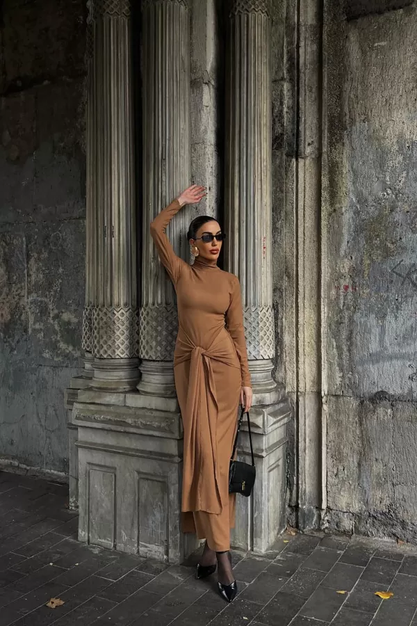 Balıkçı Yaka Kahverengi Bürümcük Kumaş Uzun Elbise