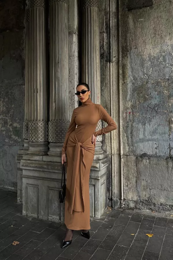 Balıkçı Yaka Kahverengi Bürümcük Kumaş Uzun Elbise