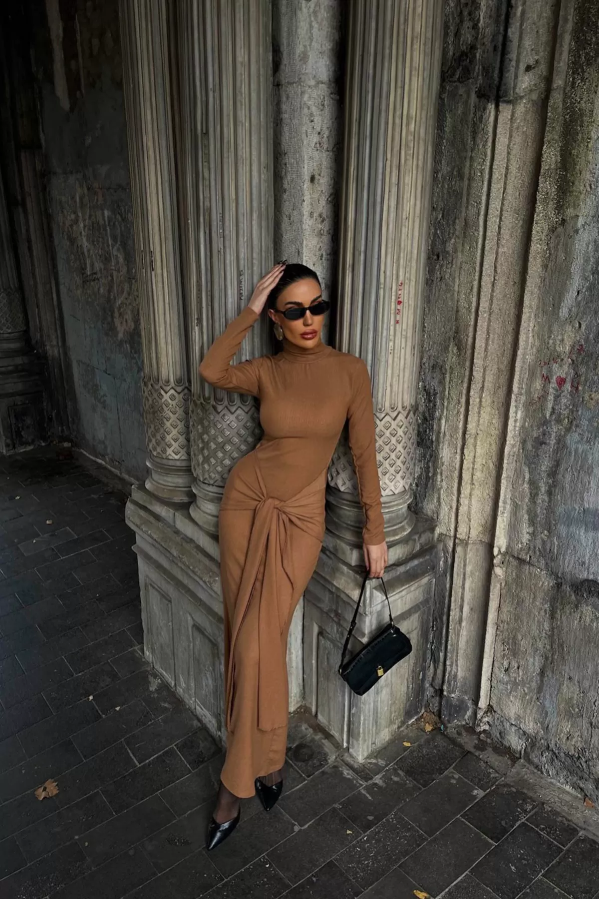 Balıkçı Yaka Kahverengi Bürümcük Kumaş Uzun Elbise