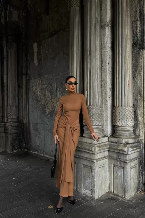 Balıkçı Yaka Kahverengi Bürümcük Kumaş Uzun Elbise