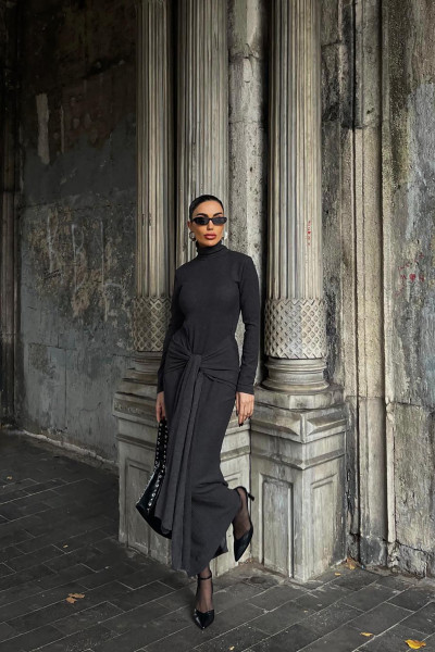 Balıkçı Yaka Siyah Bürümcük Kumaş Uzun Elbise