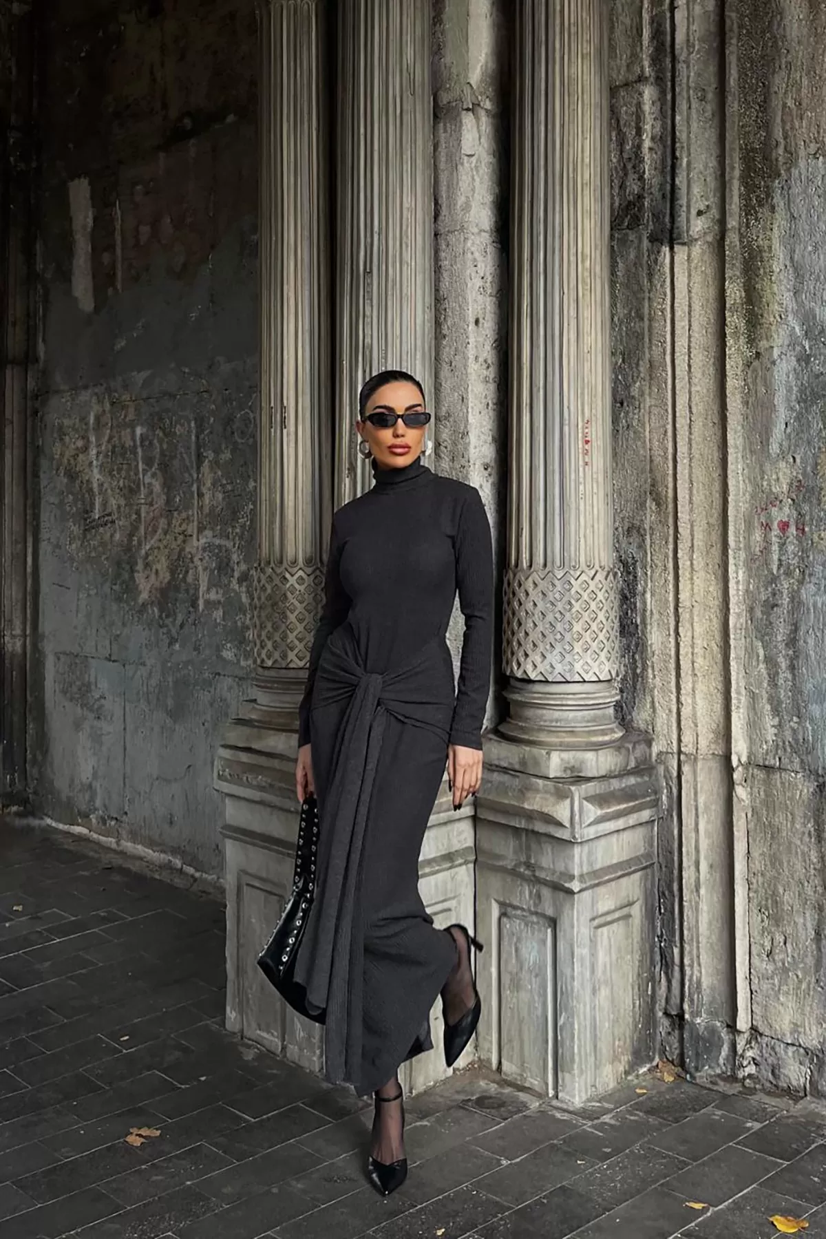 Balıkçı Yaka Siyah Bürümcük Kumaş Uzun Elbise