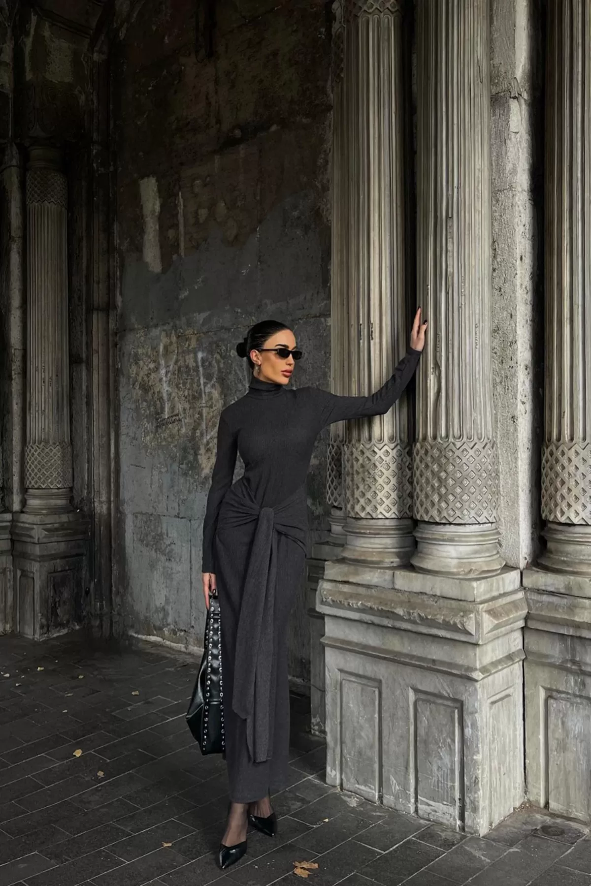 Balıkçı Yaka Siyah Bürümcük Kumaş Uzun Elbise