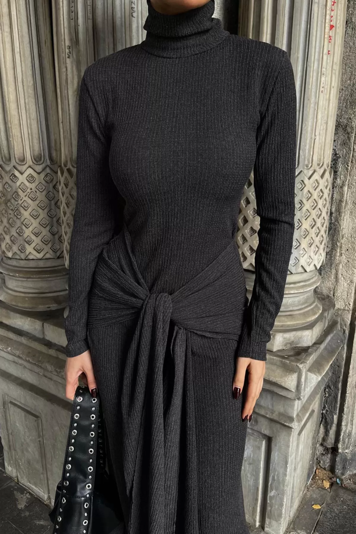 Balıkçı Yaka Siyah Bürümcük Kumaş Uzun Elbise