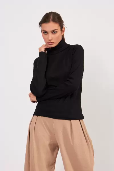 Balıkçı Yaka Siyah Kadın Body