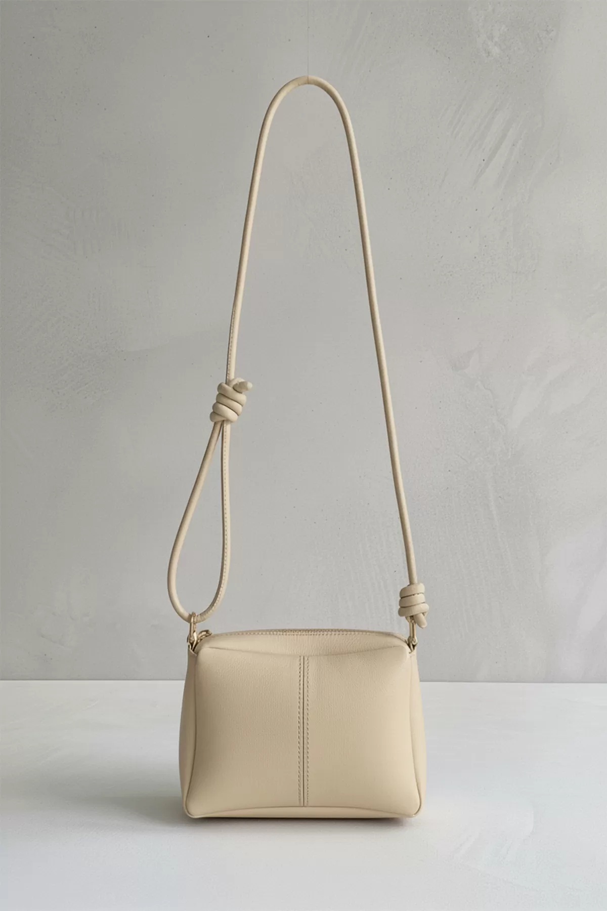 Bej Suni Deri Kadın Omuz Çantası