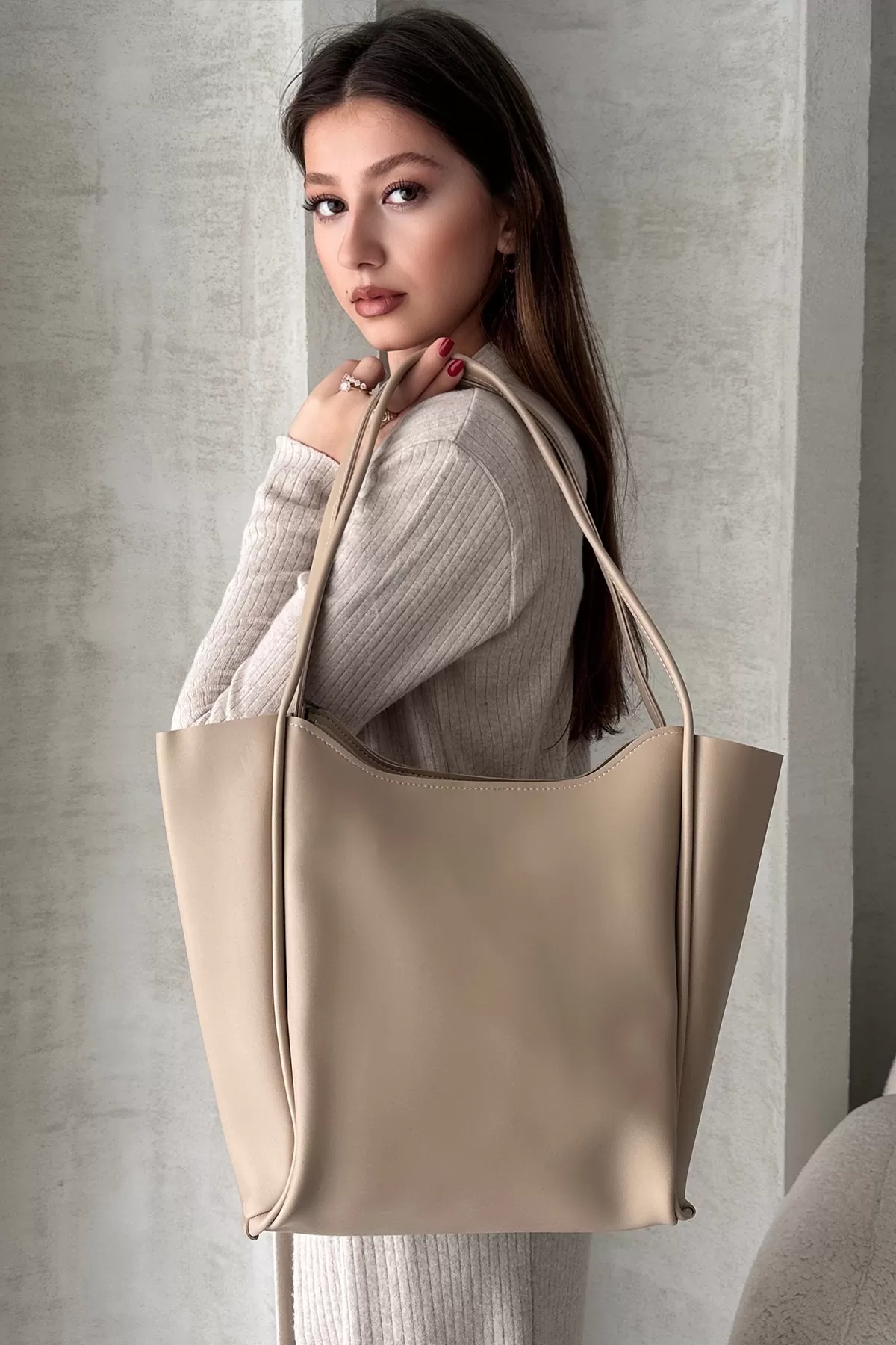 Bej Suni Deri Kadın Omuz Çantası