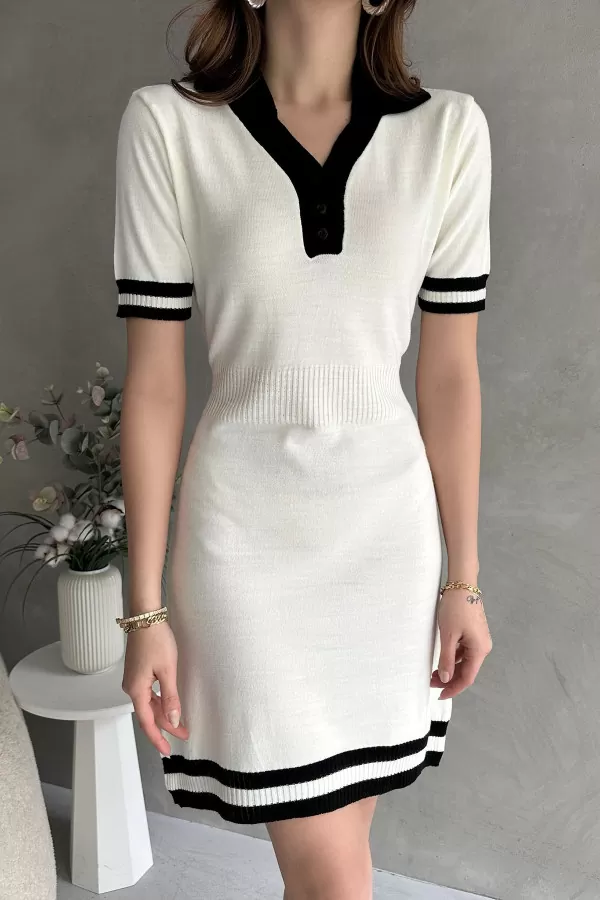 Beyaz Siyah Triko Gömlek Yaka Kısa Elbise
