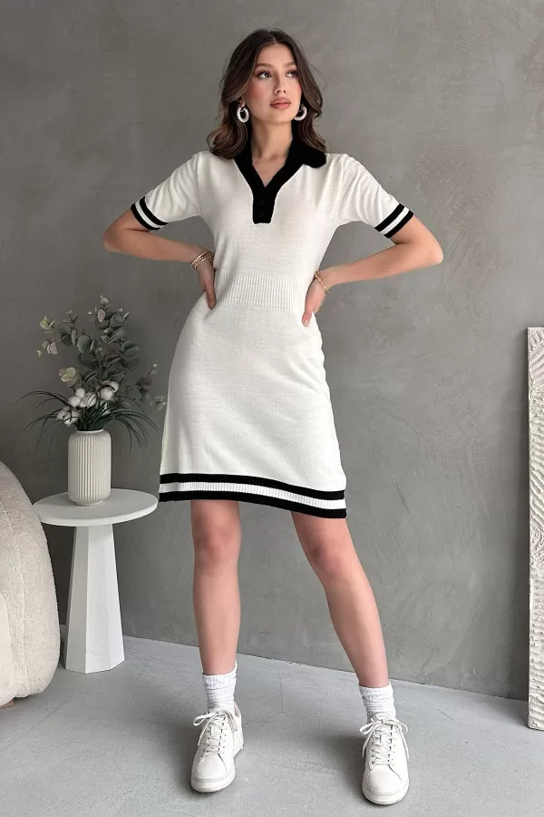 Beyaz Siyah Triko Gömlek Yaka Kısa Elbise