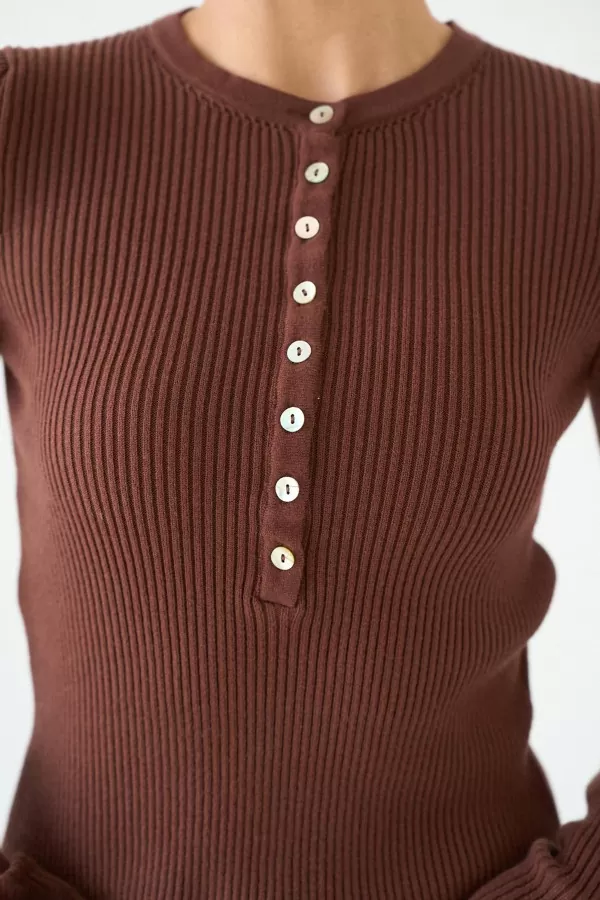 Bisiklet Yaka Düğmeli Kahverengi Triko Kadın Kazak
