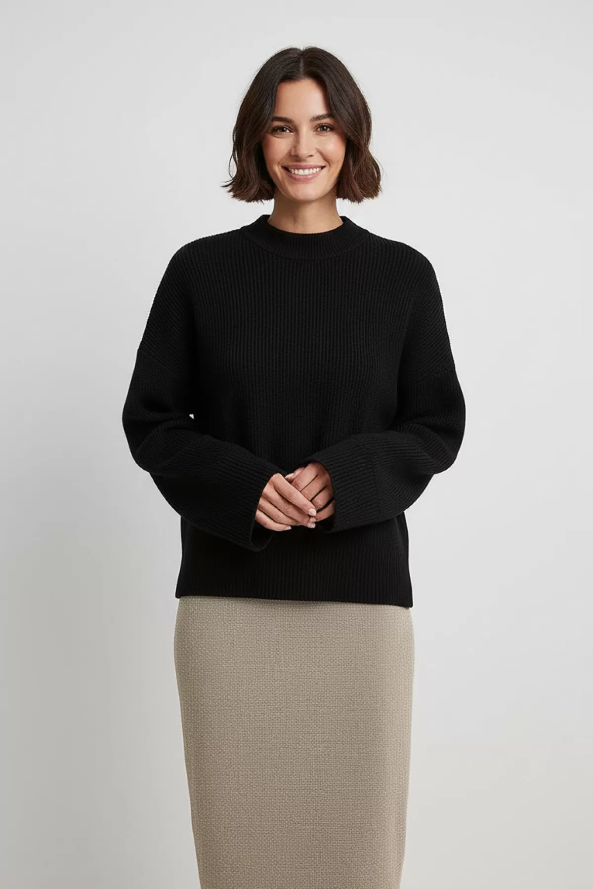 Bisiklet Yaka Rahat Kesim Siyah Triko Kadın Kazak