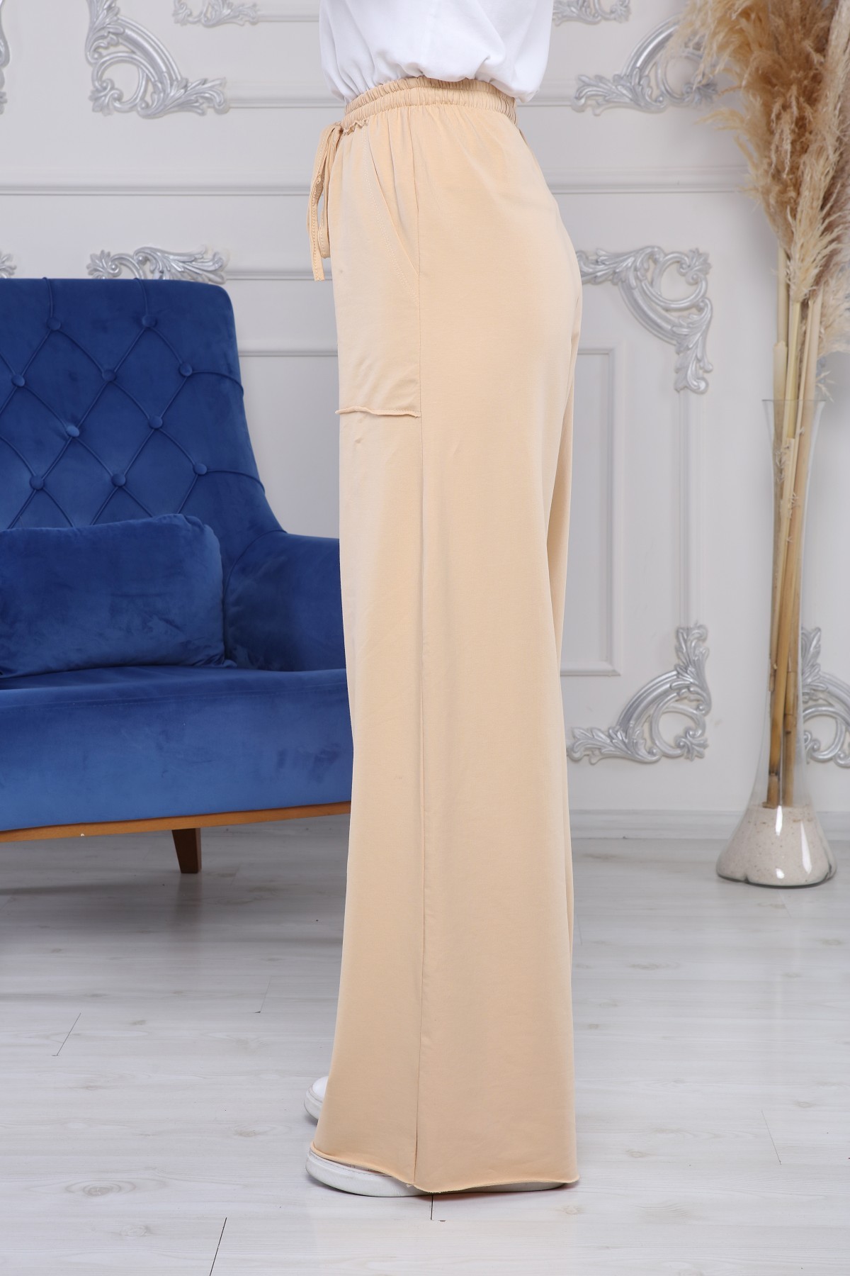 Bol Paça Kum Rengi Kadın Eşofman Altı Nare