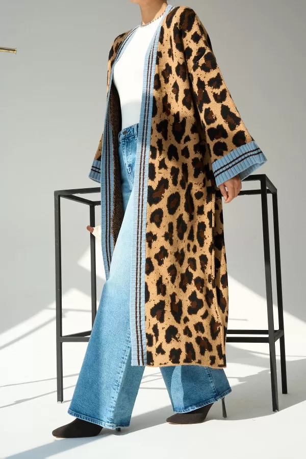 Camel Mavi Uzun Leopar Desenli Triko Kadın Hırka