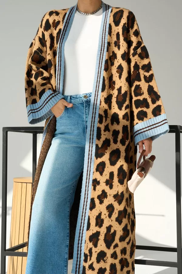 Camel Mavi Uzun Leopar Desenli Triko Kadın Hırka