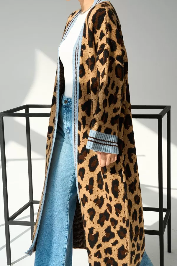 Camel Mavi Uzun Leopar Desenli Triko Kadın Hırka