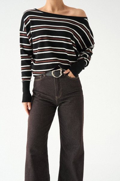 Çizgili Kayık Yaka Siyah Kadın Kazak