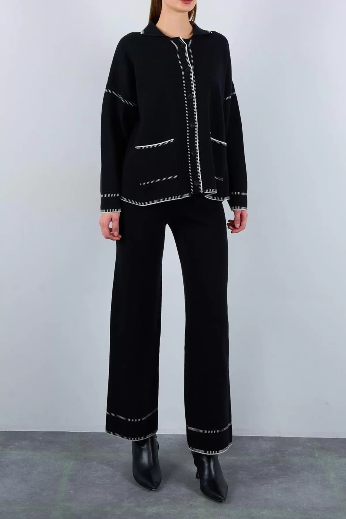 Çoban Dikişli Siyah Ekru Triko Pantolon Hırka Takım