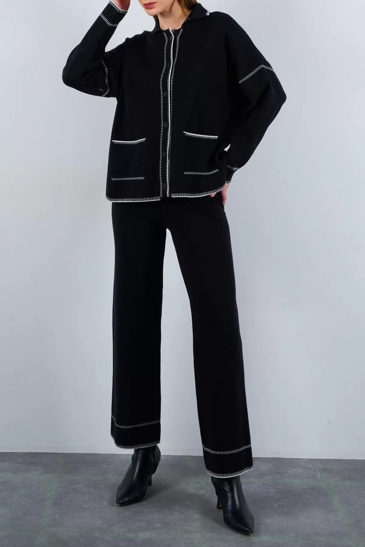 Çoban Dikişli Siyah Ekru Triko Pantolon Hırka Takım