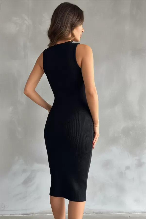 Damla Pencere Detaylı Taşlı Siyah Midi Elbise