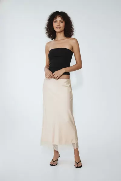 Dantel Detaylı Bej Saten Etek