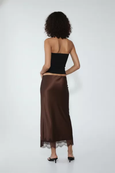 Dantel Detaylı Koyu Kahve Saten Etek