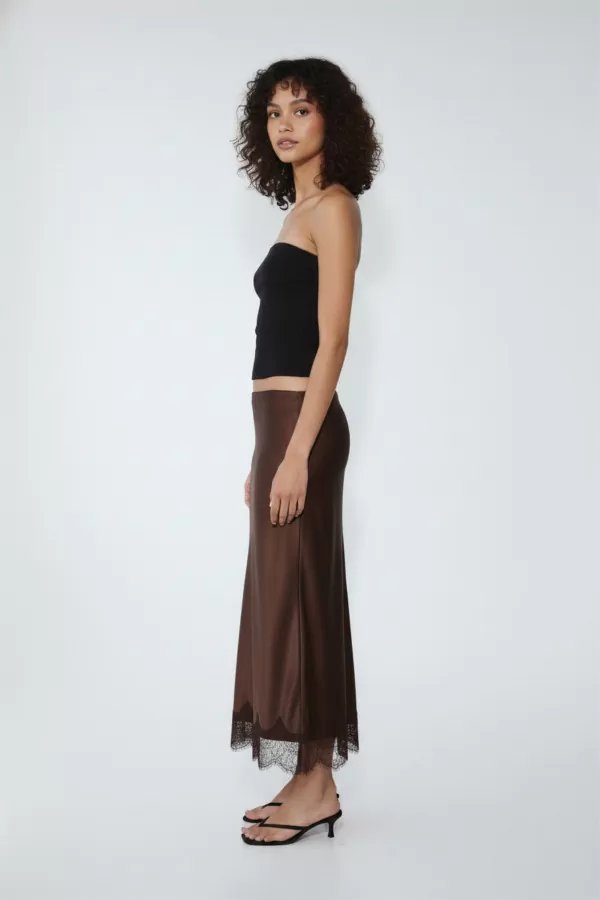 Dantel Detaylı Koyu Kahve Saten Etek