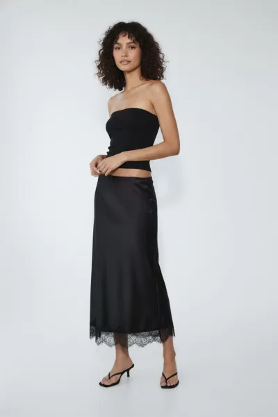 Dantel Detaylı Siyah Saten Etek