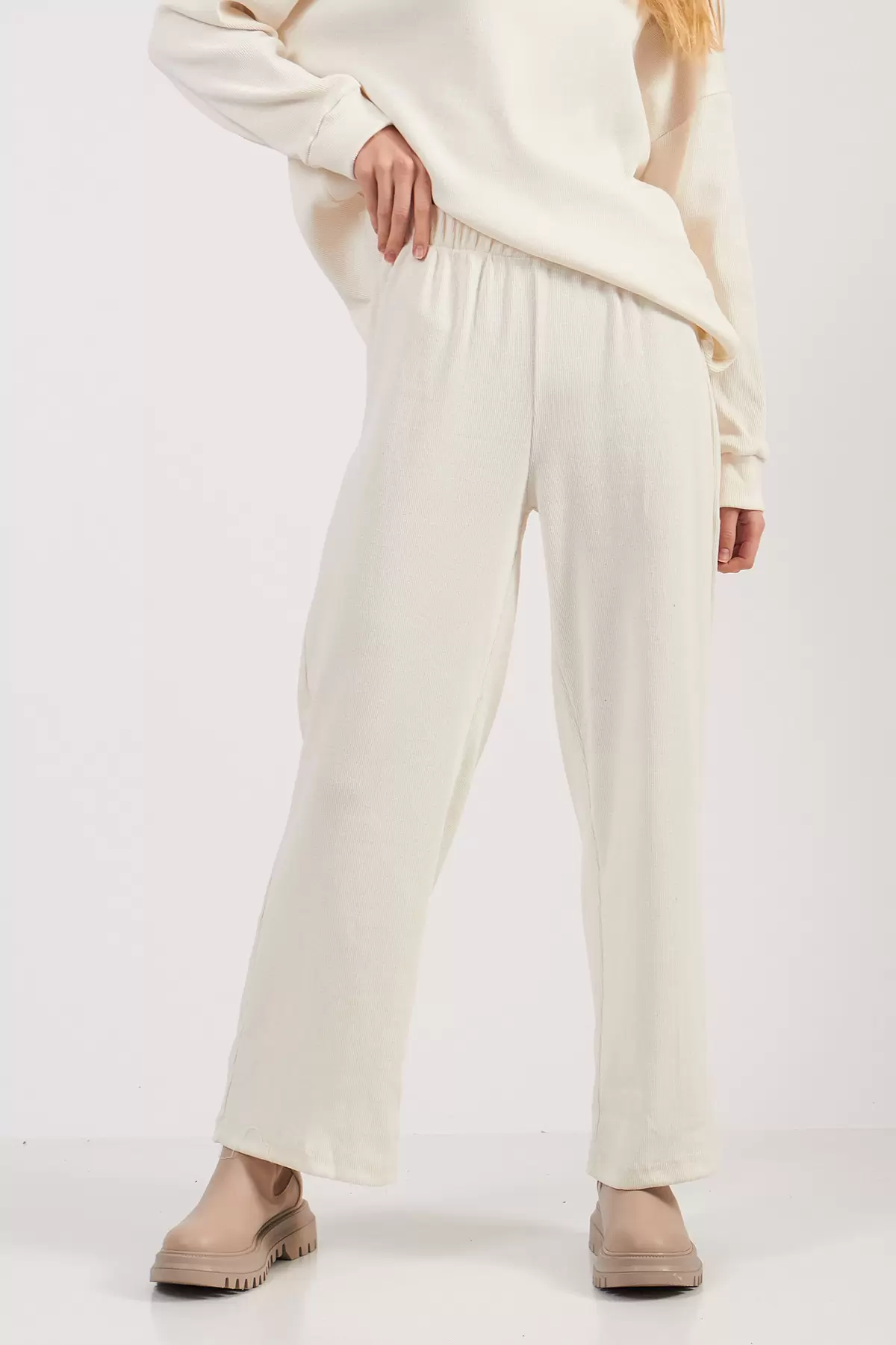 Ekru Kaşkorse Kadın Alt Üst Takım