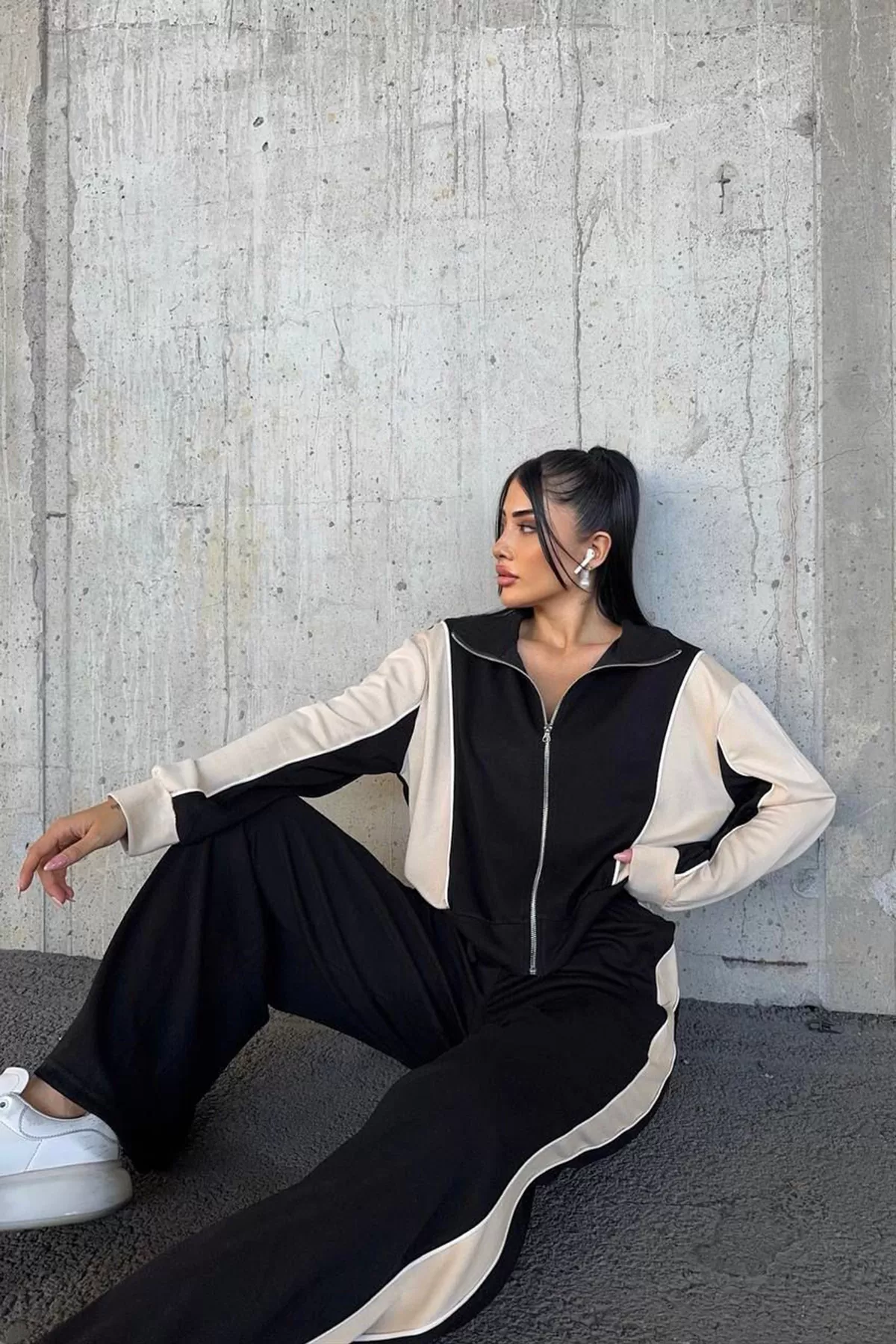 Ekru Siyah Renk Bloklu Kadın Eşofman Takımı