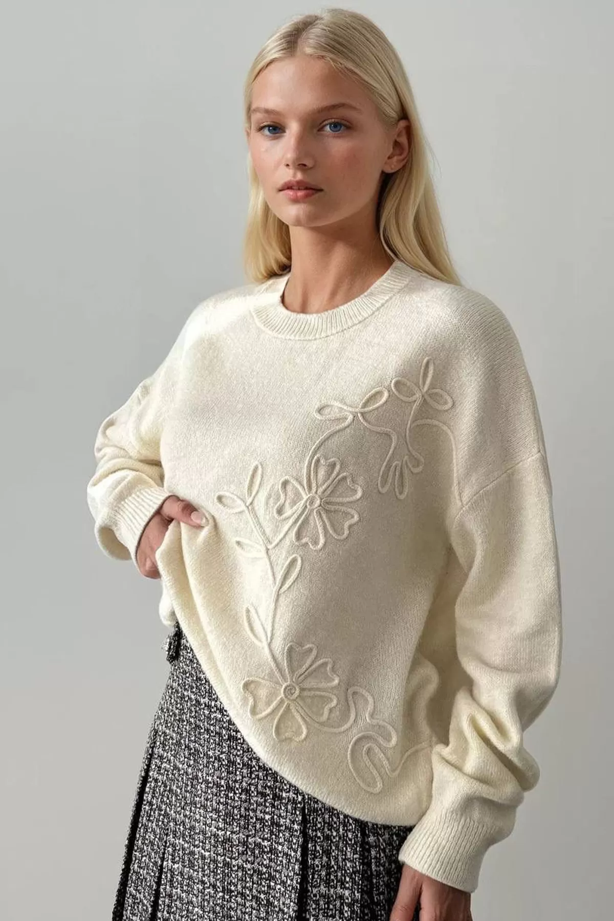 Ekru Triko Kadın Kazak