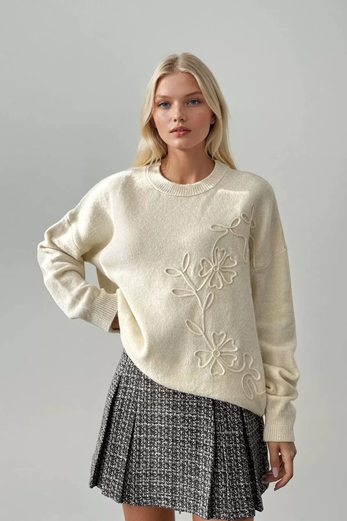 Ekru Triko Kadın Kazak