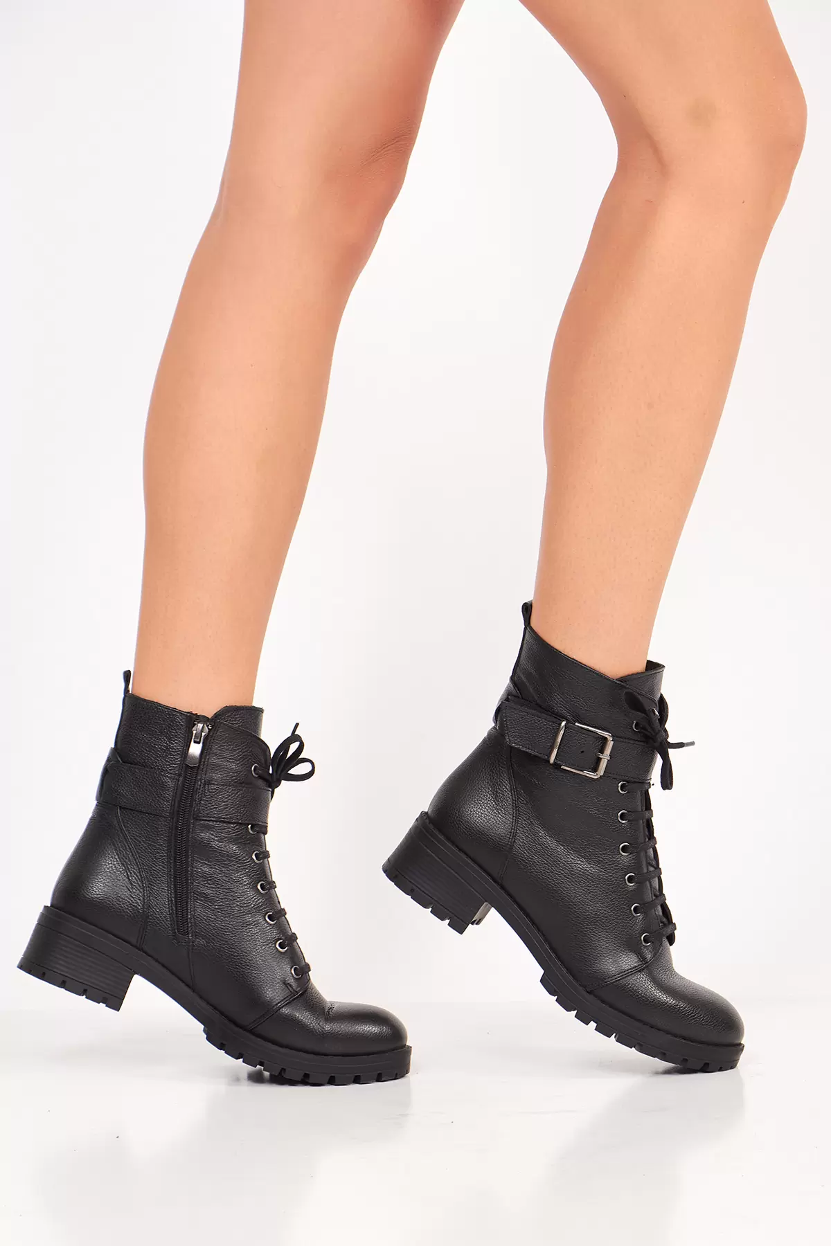 Fermuarlı Siyah Deri Kadın Bot