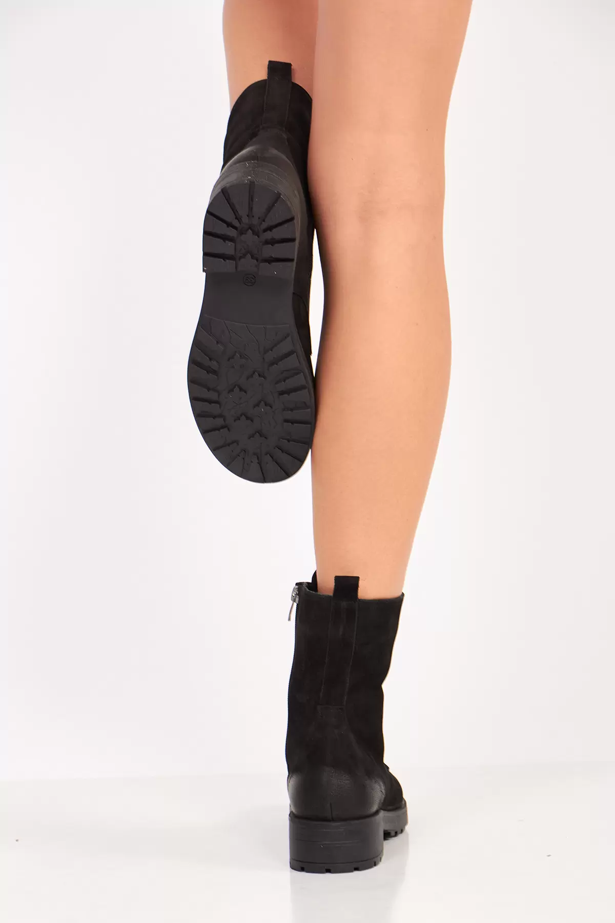 Fermuarlı Siyah Deri Kadın Bot