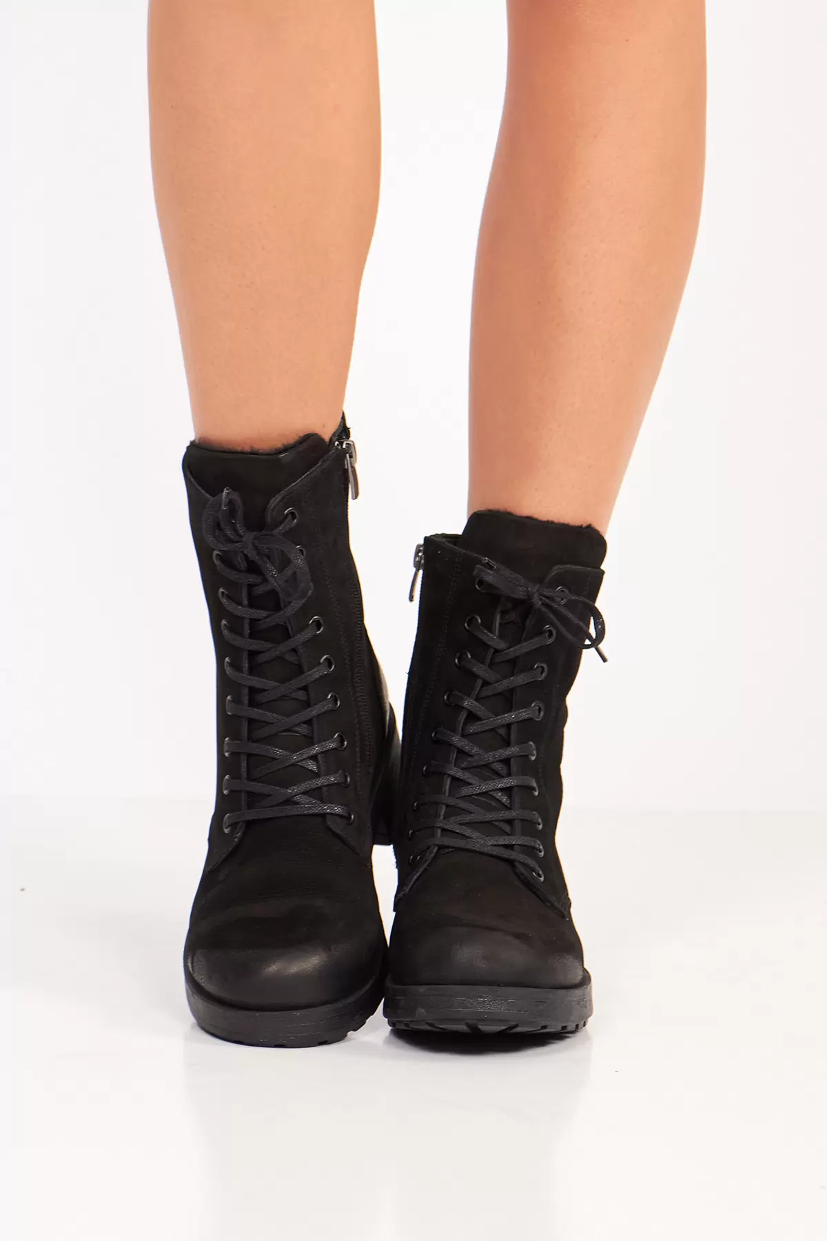 Fermuarlı Siyah Deri Kadın Bot