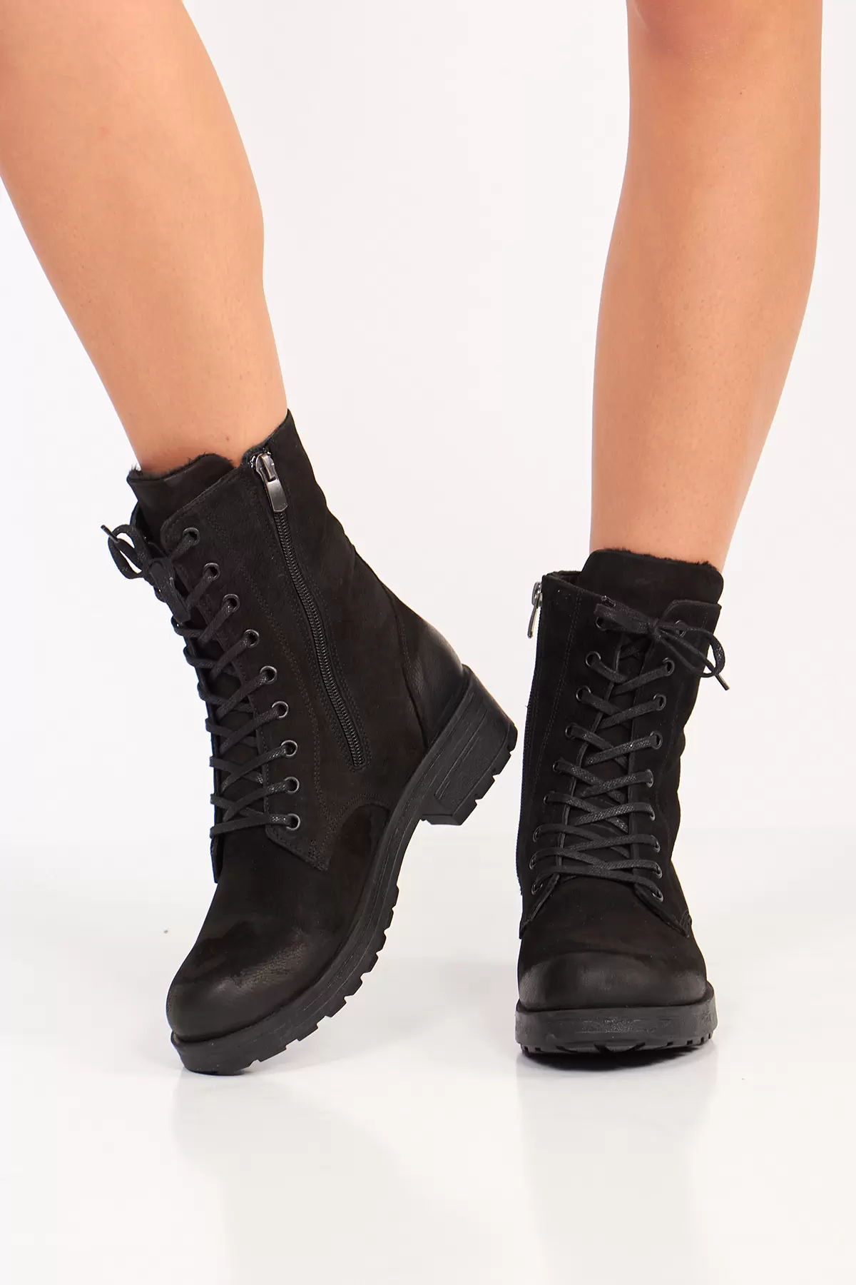 Fermuarlı Siyah Deri Kadın Bot