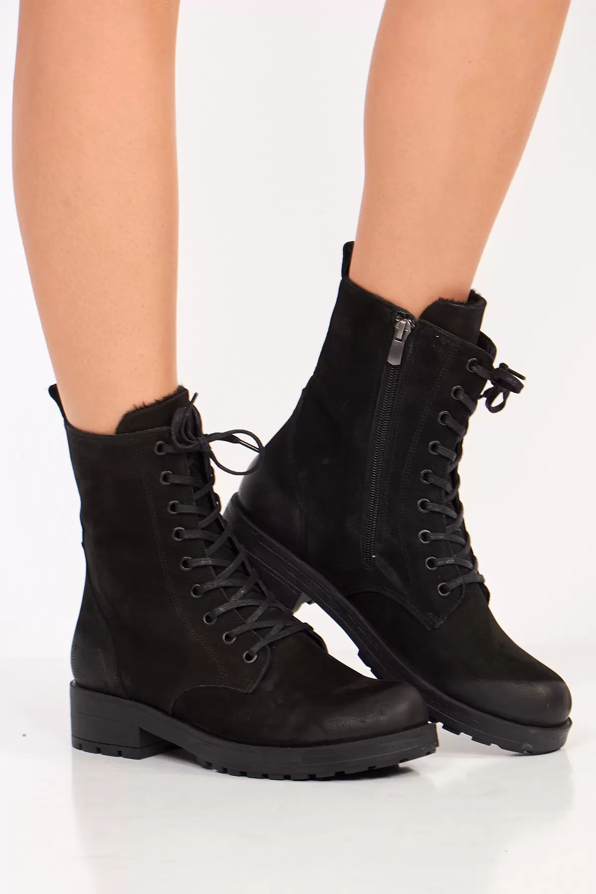 Fermuarlı Siyah Deri Kadın Bot