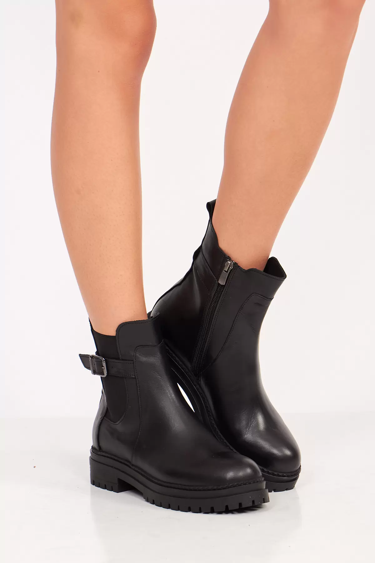 Fermuarlı Siyah Deri Kadın Bot
