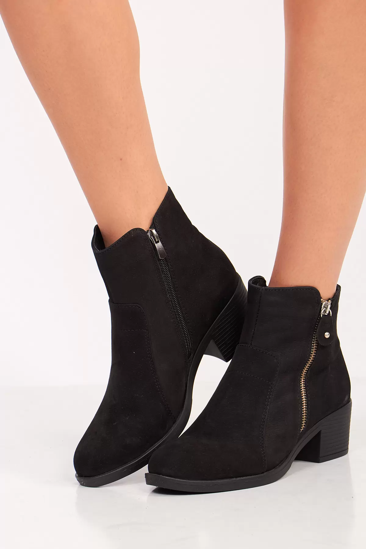 Fermuarlı Siyah Deri Kadın Bot