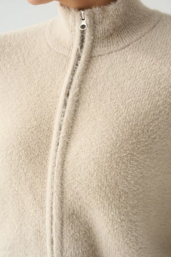 Fermuarlı Taş Rengi Soft Triko Kadın Hırka